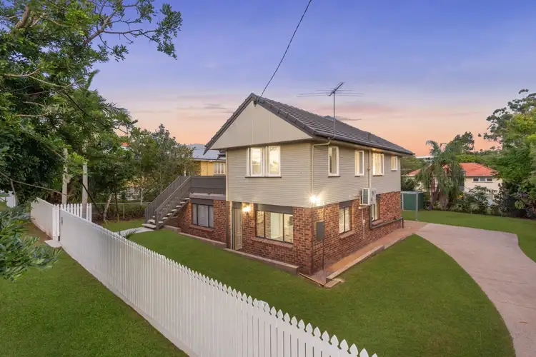 31 Binya Street, Holland Park QLD 4121