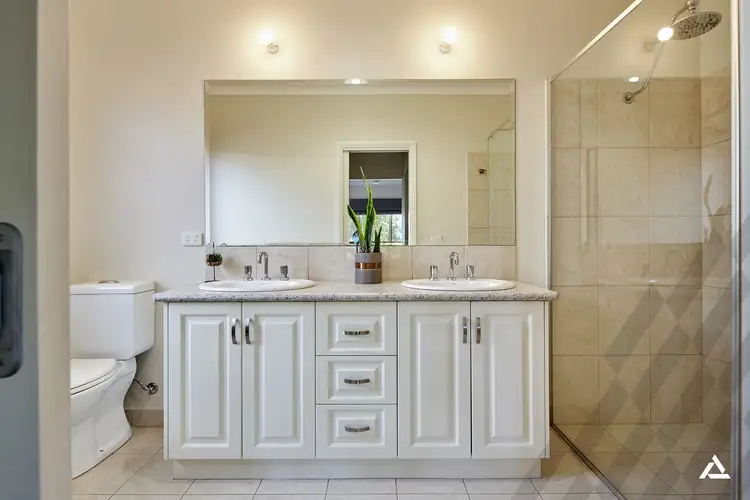 Fourth view of Homely house listing, 4 Mayfair Drive, Drouin VIC 3818