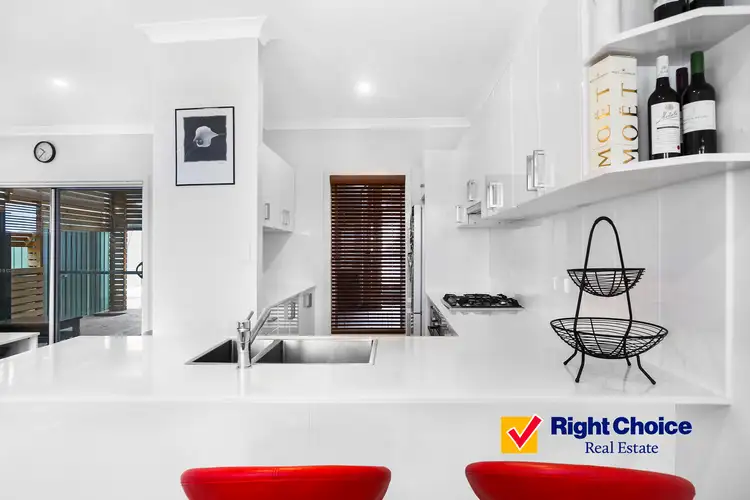 Third view of Homely semi-detached listing, 1/37 Brooks Terrace, Kanahooka NSW 2530