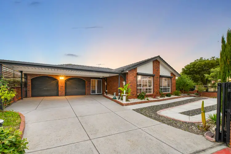 8 Masefield Court, Delahey VIC 3037