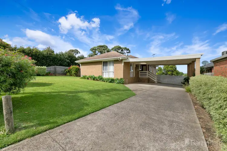 27 Eagle Drive, Pakenham VIC 3810