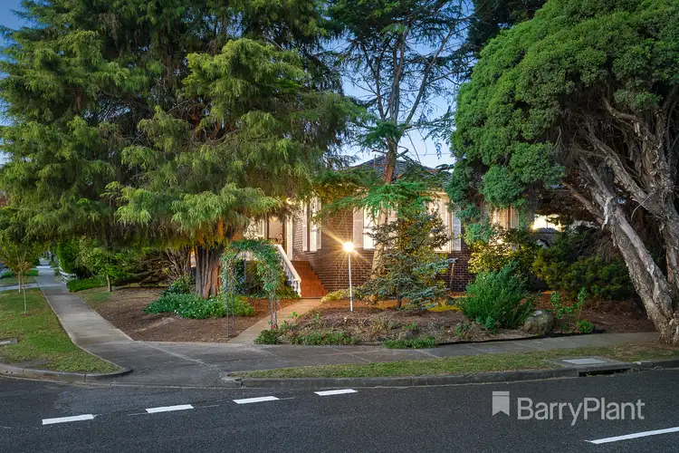 2 Gaudion Road, Doncaster East VIC 3109