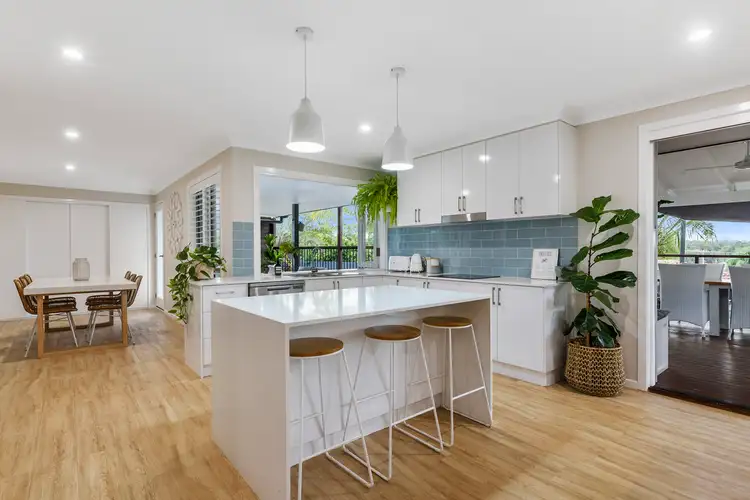 6 Burran Court, Kuluin QLD 4558