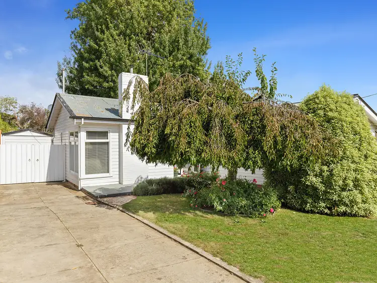 106 Cobden Street, Mount Pleasant VIC 3350