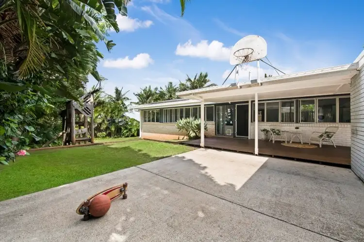 6 Canmaroo Avenue, Nambour QLD 4560