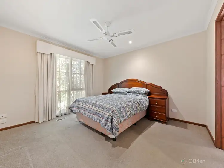 Fifth view of Homely house listing, 8 Facey Court, Narre Warren VIC 3805