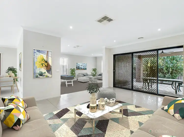6 Maor Drive, Pakenham VIC 3810