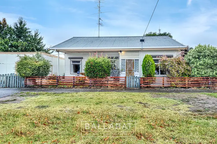 227 Doveton Street North, Soldiers Hill VIC 3350