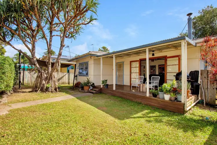 3 First Avenue, Labrador QLD 4215