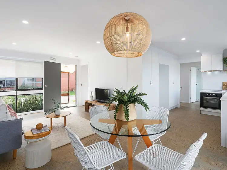 2/25-27 Roslyn Road, Belmont VIC 3216
