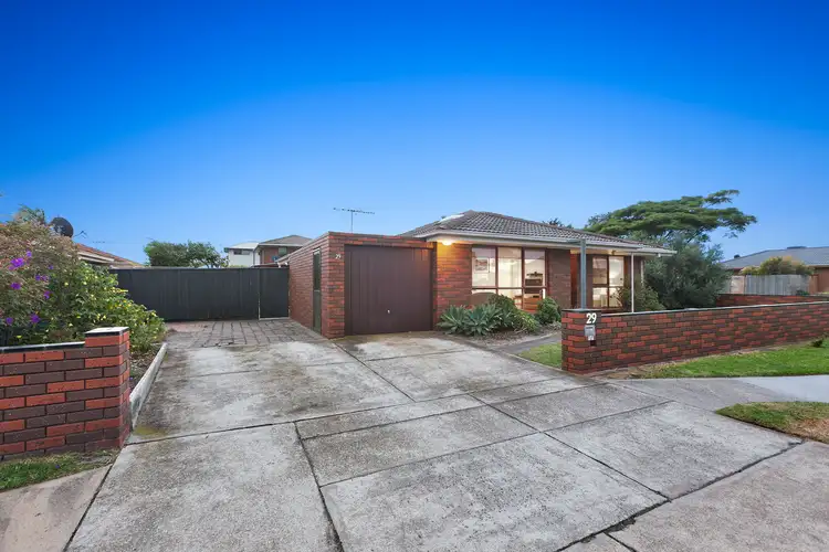 29 Swan Walk, Chelsea VIC 3196