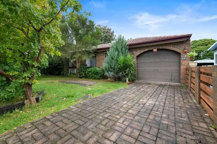 Fourth view of Homely house listing, 2 Ainsleigh Court, Cranbourne VIC 3977