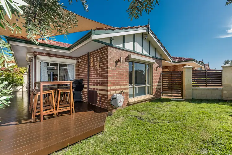 11 Waterside Crescent, Gwelup WA 6018