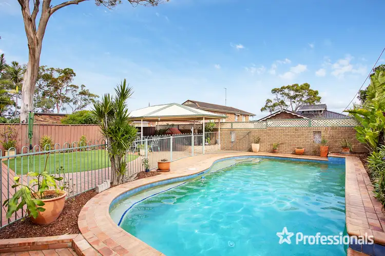 62 Bignell Street, Illawong NSW 2234
