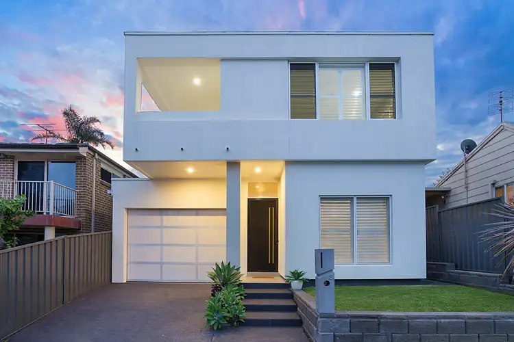 8 Mitchell Street, Tighes Hill NSW 2297