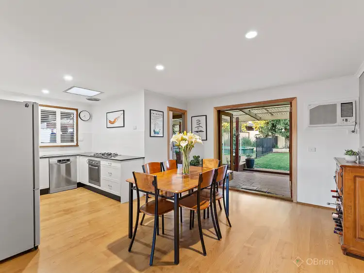 Fifth view of Homely house listing, 2 Glenbourne Road, Cranbourne VIC 3977