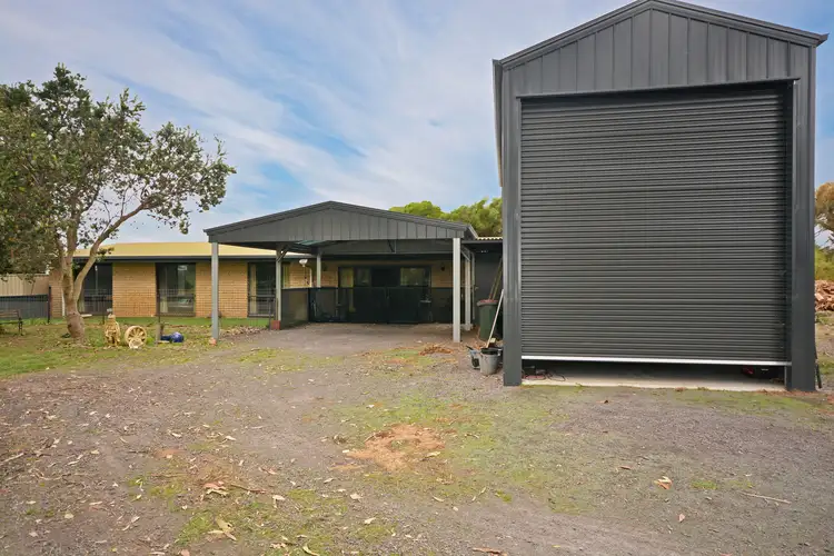 90 Oakleys Road, Portland VIC 3305