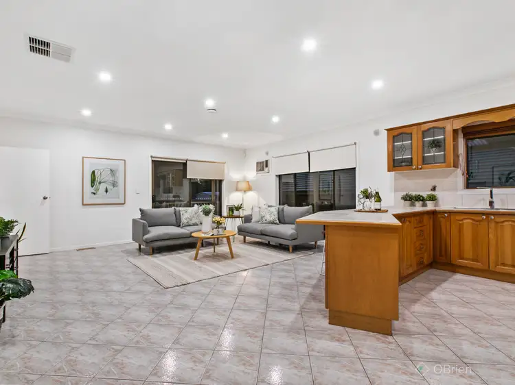 Fifth view of Homely house listing, 32 Crystal Brook Court, Narre Warren South VIC 3805