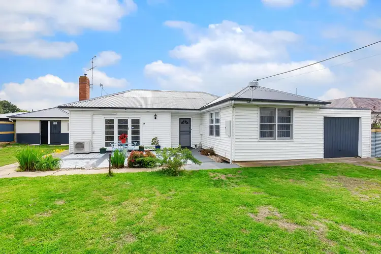 18 William Street, Lismore VIC 3324