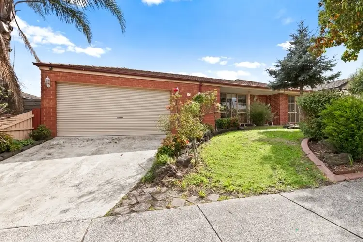 8 Amber Crescent, Narre Warren VIC 3805