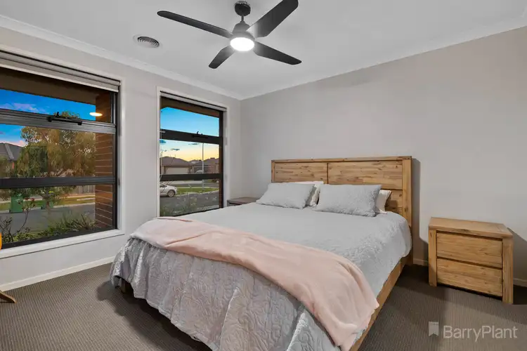 Second view of Homely house listing, 5 Callistemon Street, Officer VIC 3809