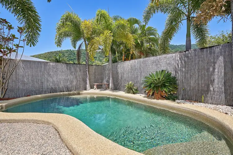 9 Bushlark Place, Smithfield QLD 4878