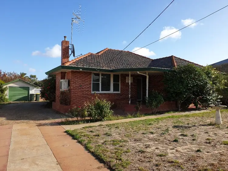 5 Charles Street, Katanning WA 6317