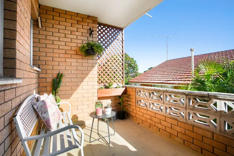 6/8 Westminster Avenue