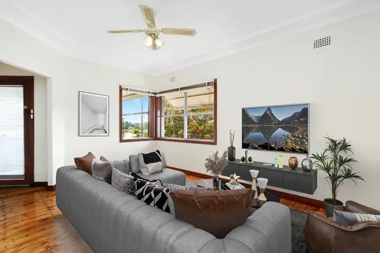 Second view of Homely house listing, 50 Figtree Crescent, Figtree NSW 2525