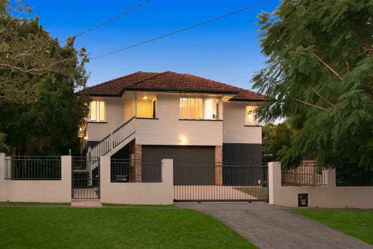 118 Lawn Street, Holland Park QLD 4121