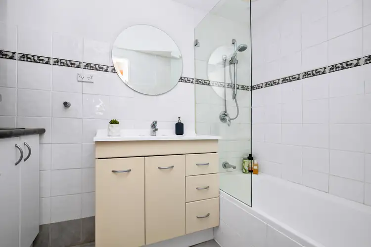 Sixth view of Homely unit listing, 15/10 Francis Street, Dee Why NSW 2099