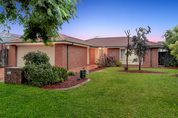 9 McKeown Crescent, Roxburgh Park VIC 3064
