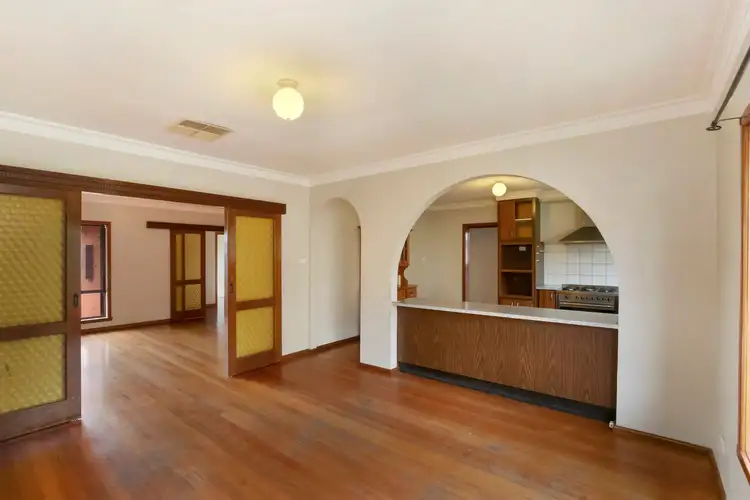 Fifth view of Homely house listing, 10 Earlwood Court, Thomastown VIC 3074