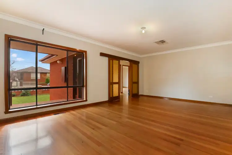 Sixth view of Homely house listing, 10 Earlwood Court, Thomastown VIC 3074