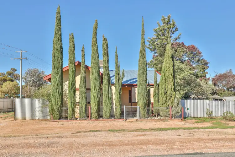 1A Westcliffs Avenue, Red Cliffs VIC 3496