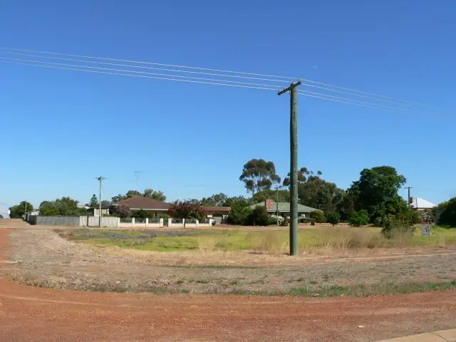 27 Hassell Street, Katanning WA 6317
