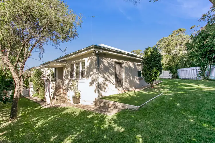 33 Hendy Avenue