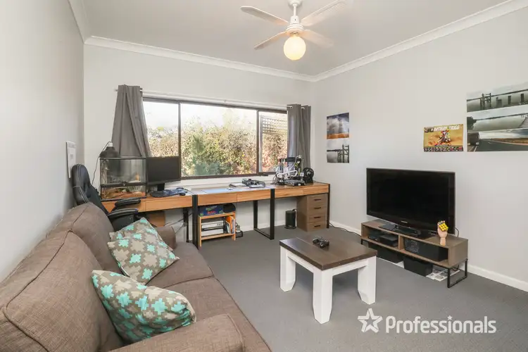 Fifth view of Homely house listing, 2 Berrigan Lane, Red Cliffs VIC 3496