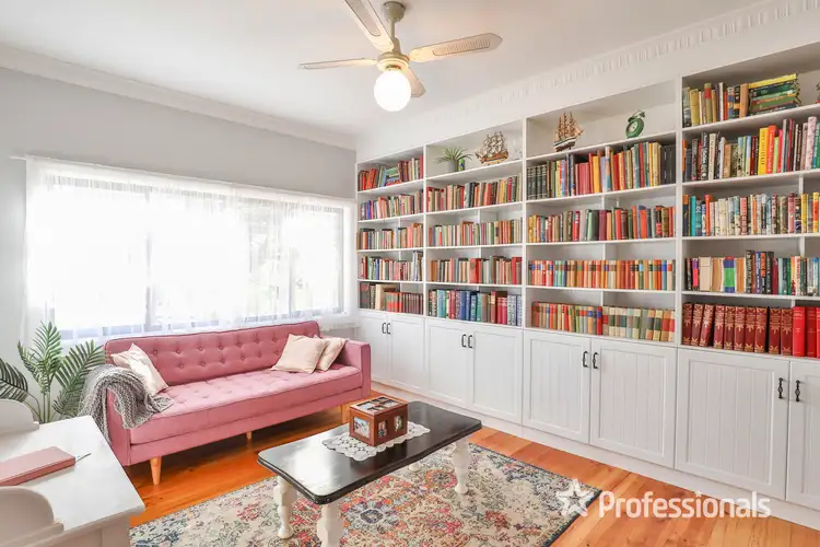 Sixth view of Homely house listing, 2 Berrigan Lane, Red Cliffs VIC 3496