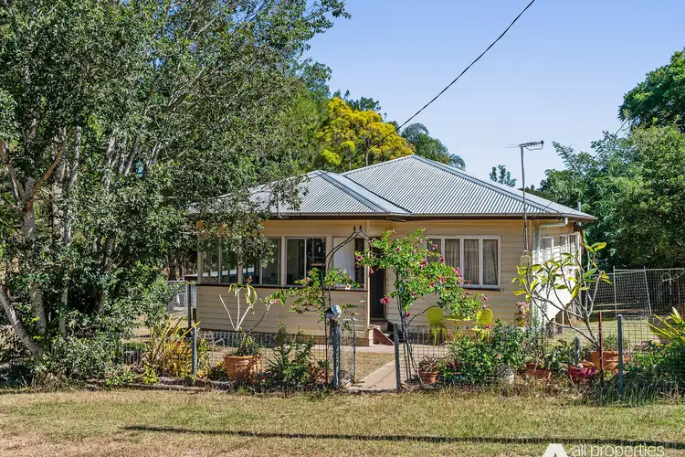 32 Stephenson Street, Sadliers Crossing QLD 4305