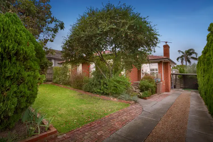 12 Caravelle Crescent, Strathmore Heights VIC 3041
