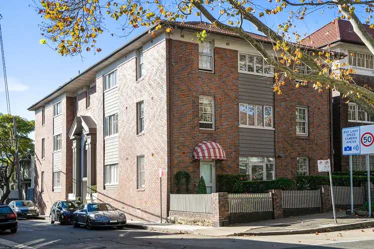 11/164 Queen Street
