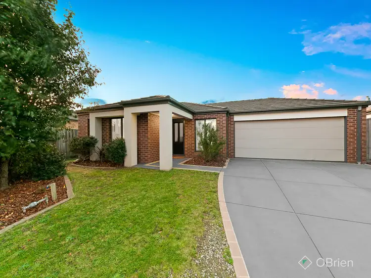 37 Kosta Boda Boulevard, Pakenham VIC 3810