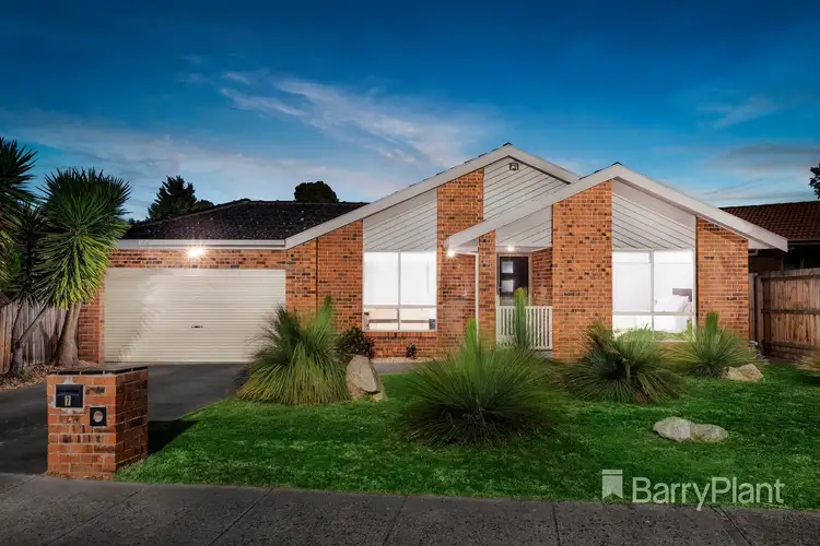 7 Moore Close, Mill Park VIC 3082