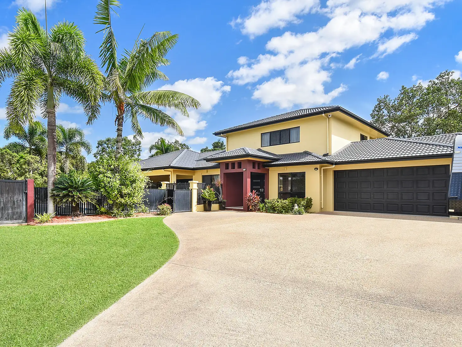 Main view of Homely house listing, 33 Riviera Circuit, Kirwan QLD 4817