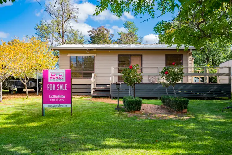 10 Deakin Street, Beckom NSW 2665