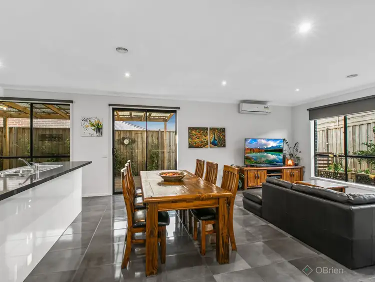 Fifth view of Homely house listing, 4 Alluvian Way, Carrum Downs VIC 3201