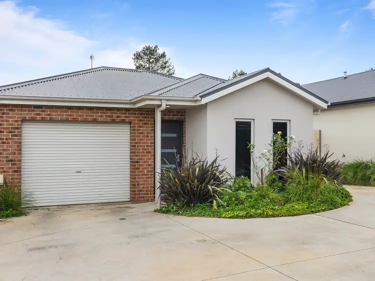 Main view of Homely unit listing, 2/2A Pryor Street, Mount Pleasant VIC 3350