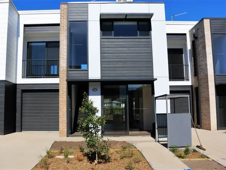 7/14 Lorikeet Drive