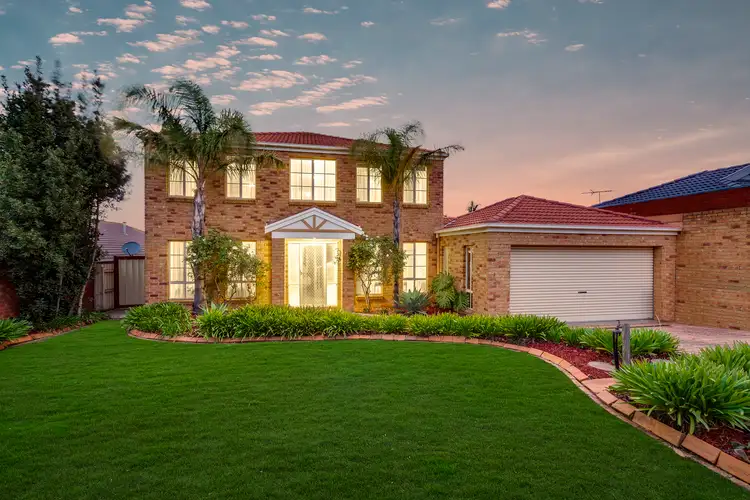 15 Glenbruar Drive, Hillside VIC 3037